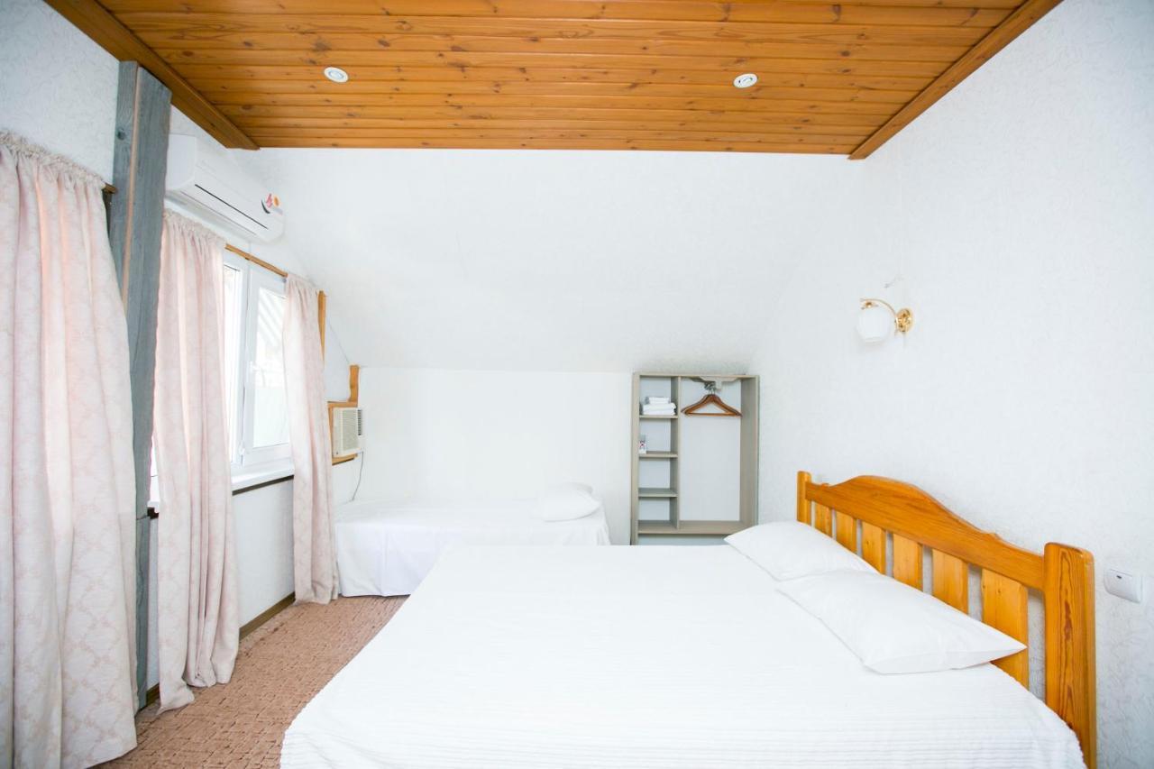 Guest House Lavr Gagra Exterior foto