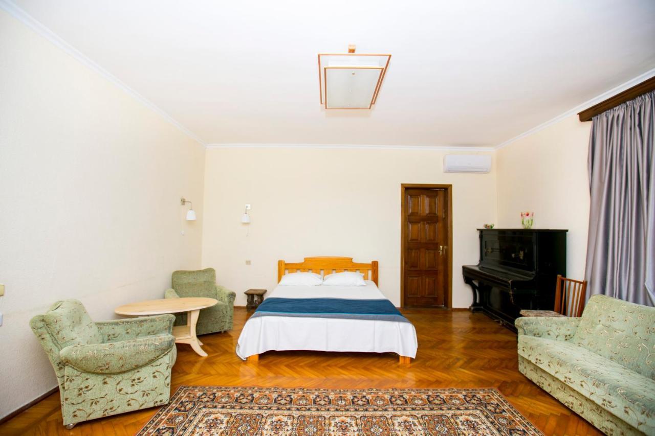 Guest House Lavr Gagra Exterior foto