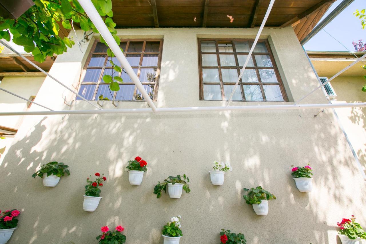 Guest House Lavr Gagra Exterior foto