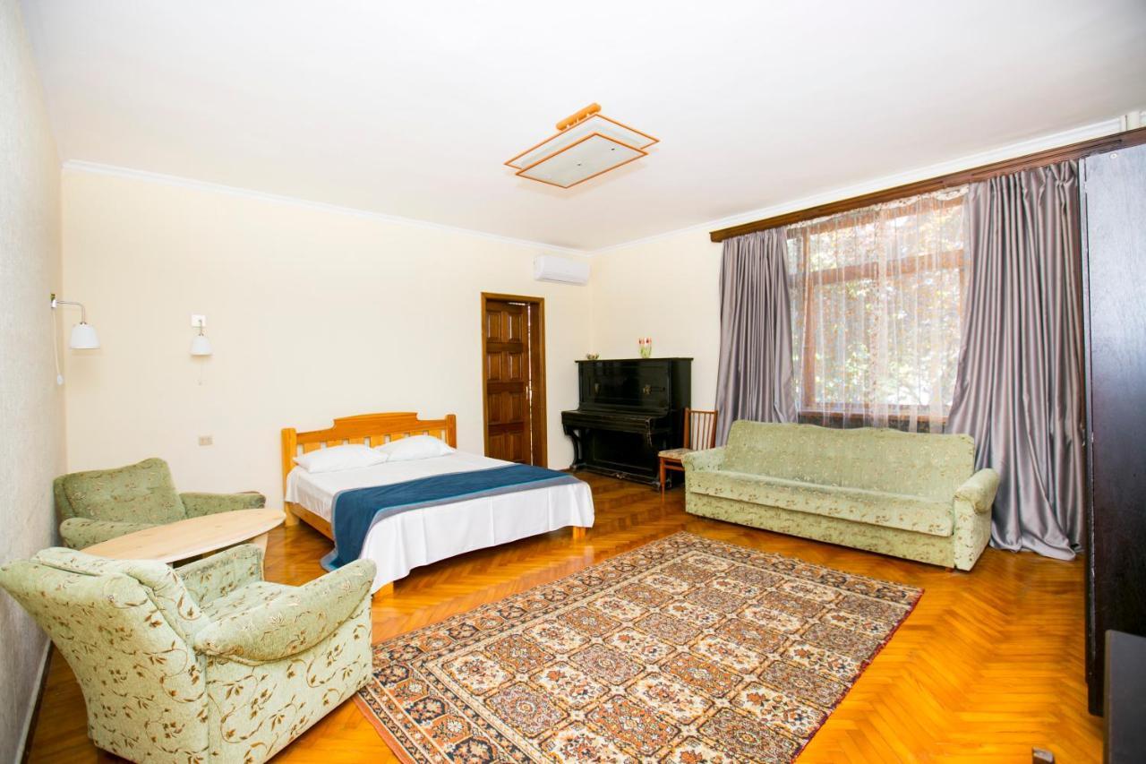 Guest House Lavr Gagra Exterior foto