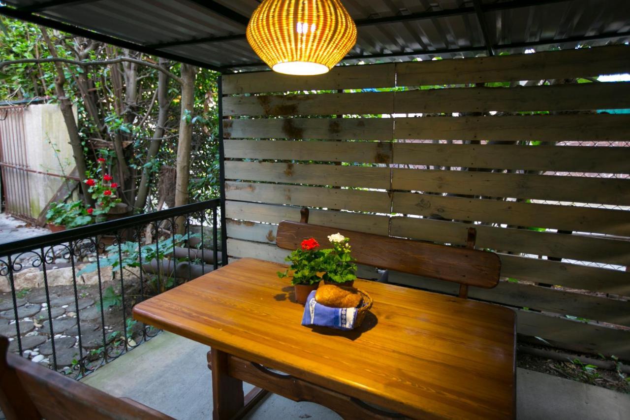 Guest House Lavr Gagra Exterior foto