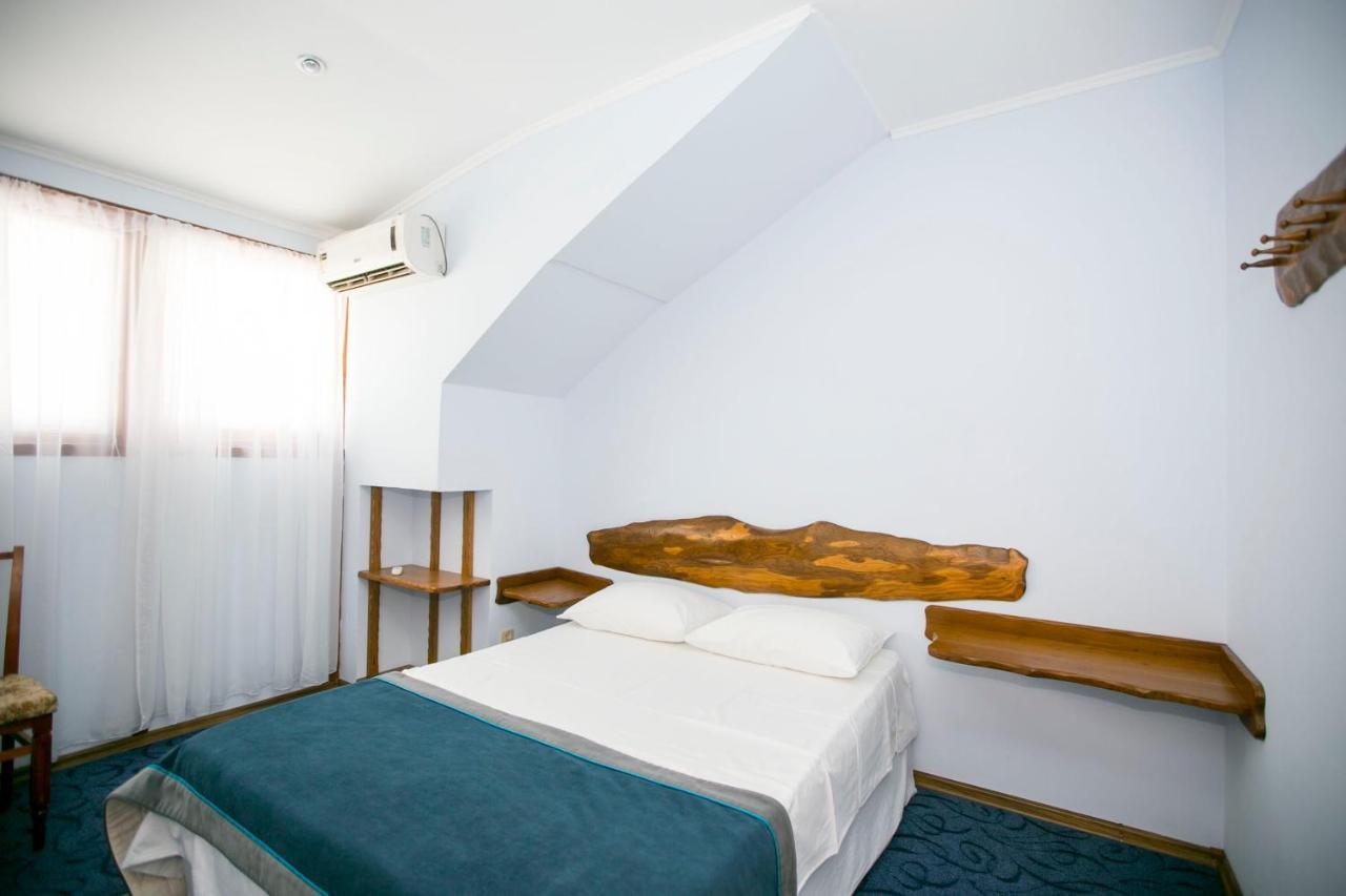 Guest House Lavr Gagra Exterior foto
