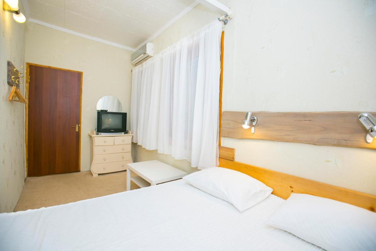 Guest House Lavr Gagra Exterior foto